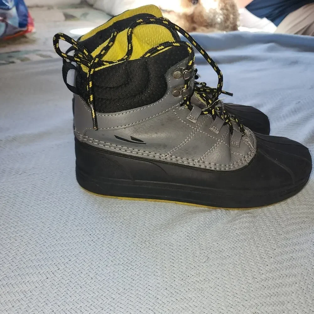 CHAMPION EUC YOUTH BOYS SIZE 6 DUCK BOOTS SHOES